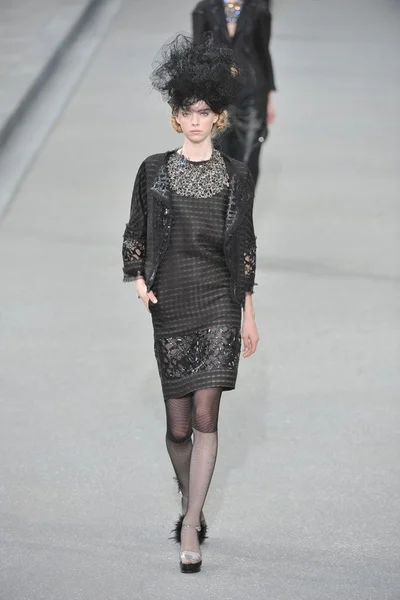 Look 27